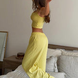 Todelt sæt: bukser og en blød, afslappet tanktop