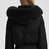 Tætsiddende dunjakke med kort talje