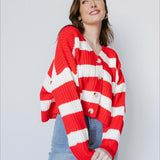 Stribet strikvest med bred V-hals og lange ærmer