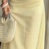 Højtaljet, stribet, svaj-nederdel med smal pasform