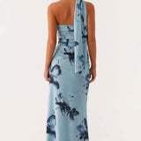 Maxi aftenkjole med fiskenetprint og spaghettistropper