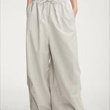 Afslappede cargobukser med atletisk elastisk linning