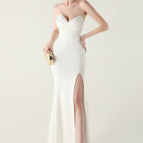 Stropløs plisseret aftenkjole med hjerteformet halsudskæring