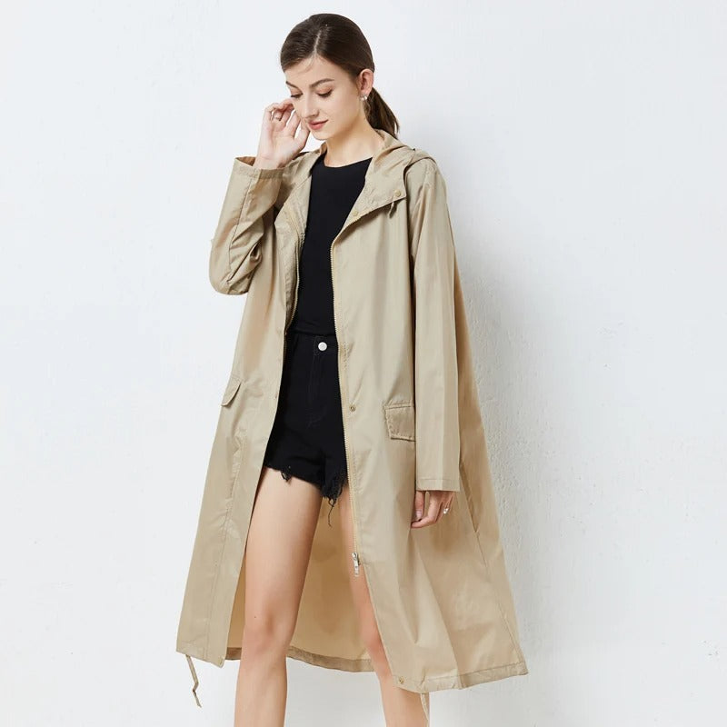 Vandtæt damejakke – Lige snit – Lang – Hætte – Lommer med klap