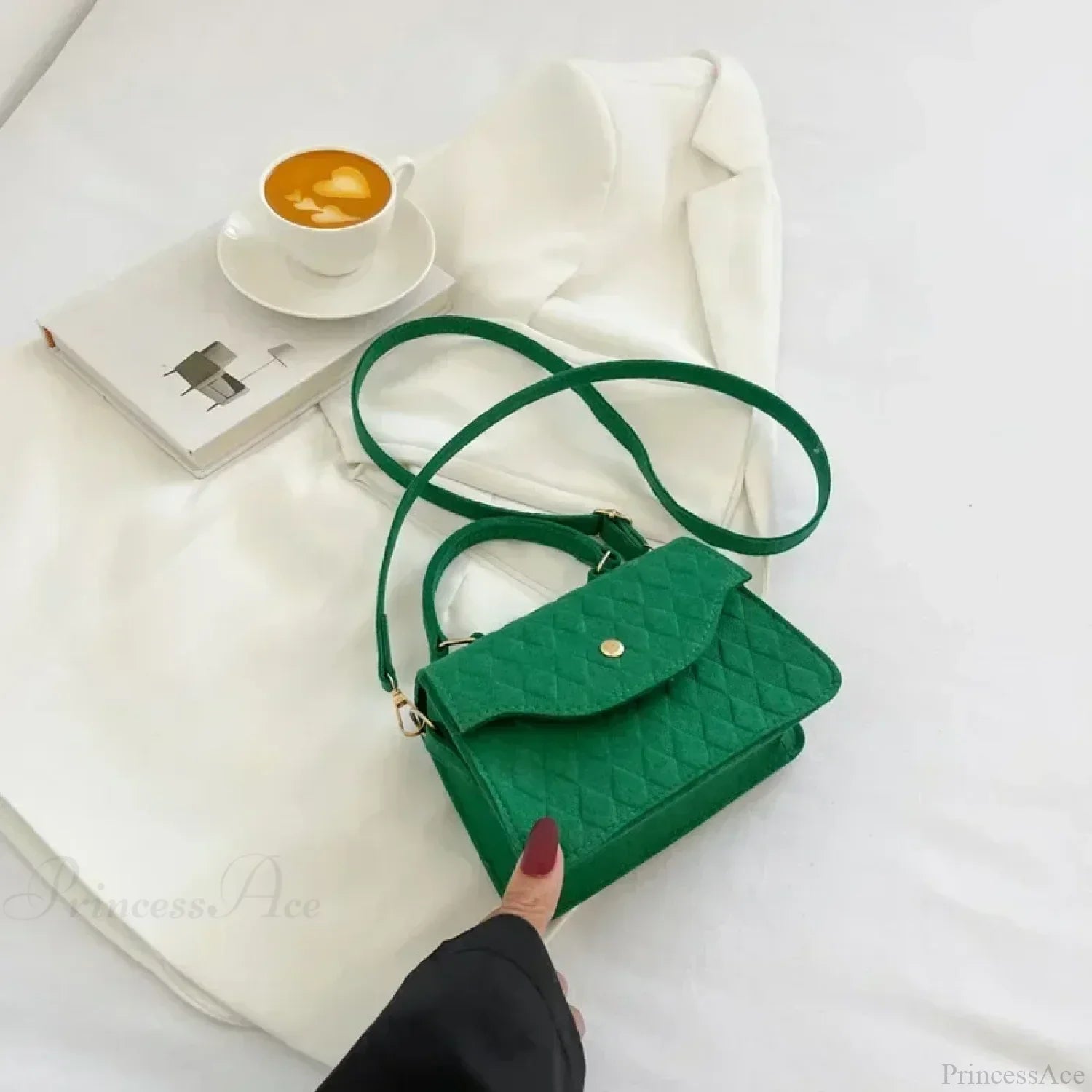 Blå crossbody-taske i koreansk stil under armene