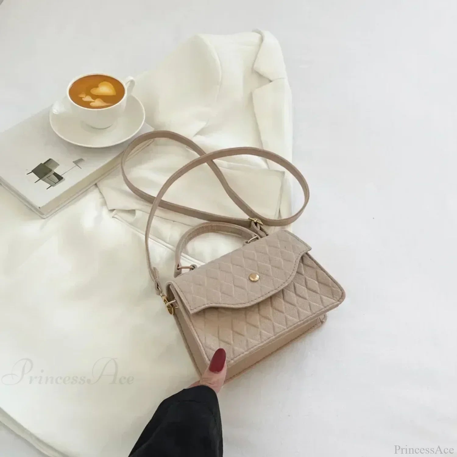 Blå crossbody-taske i koreansk stil under armene