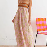 Charmerende midikjole med tynde stropper og bosnisk folkemusikblomsterprint