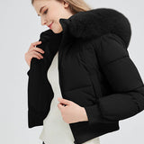 Tætsiddende dunjakke med kort talje