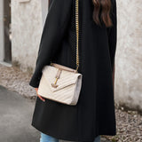 Lang, ensfarvet frakke i uldblanding