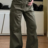 Afslappede cargobukser med vide ben og faldskærmsdesign