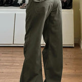 Afslappede cargobukser med vide ben og faldskærmsdesign