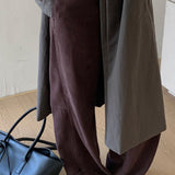 Trendy højtaljede cargojeans med brede, kurvede ben