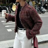 Elegant kort tweedjakke i Chanel-stil