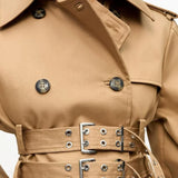 Chic kort frakke med hætte og dobbelt bælte