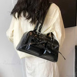 Sød crossbody-taske i PU-læder med butterfly