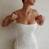 Sexet, figursyet maxikjole uden ryg med tynde stropper