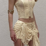 Chic sæt med ensfarvet tubetop og lavtaljet miniskørt