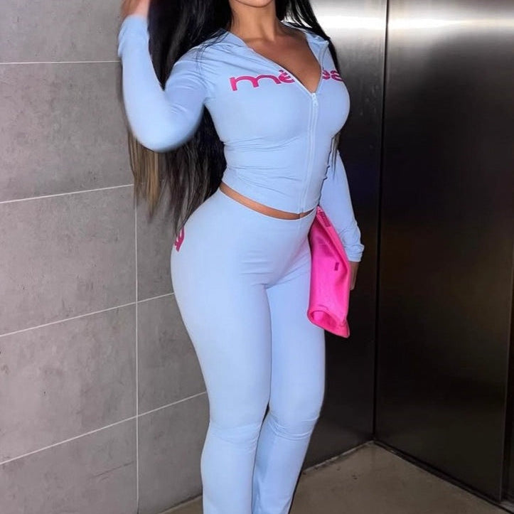 Todelt sæt: cropped hættetrøje med bogstavprint og skinny bukser