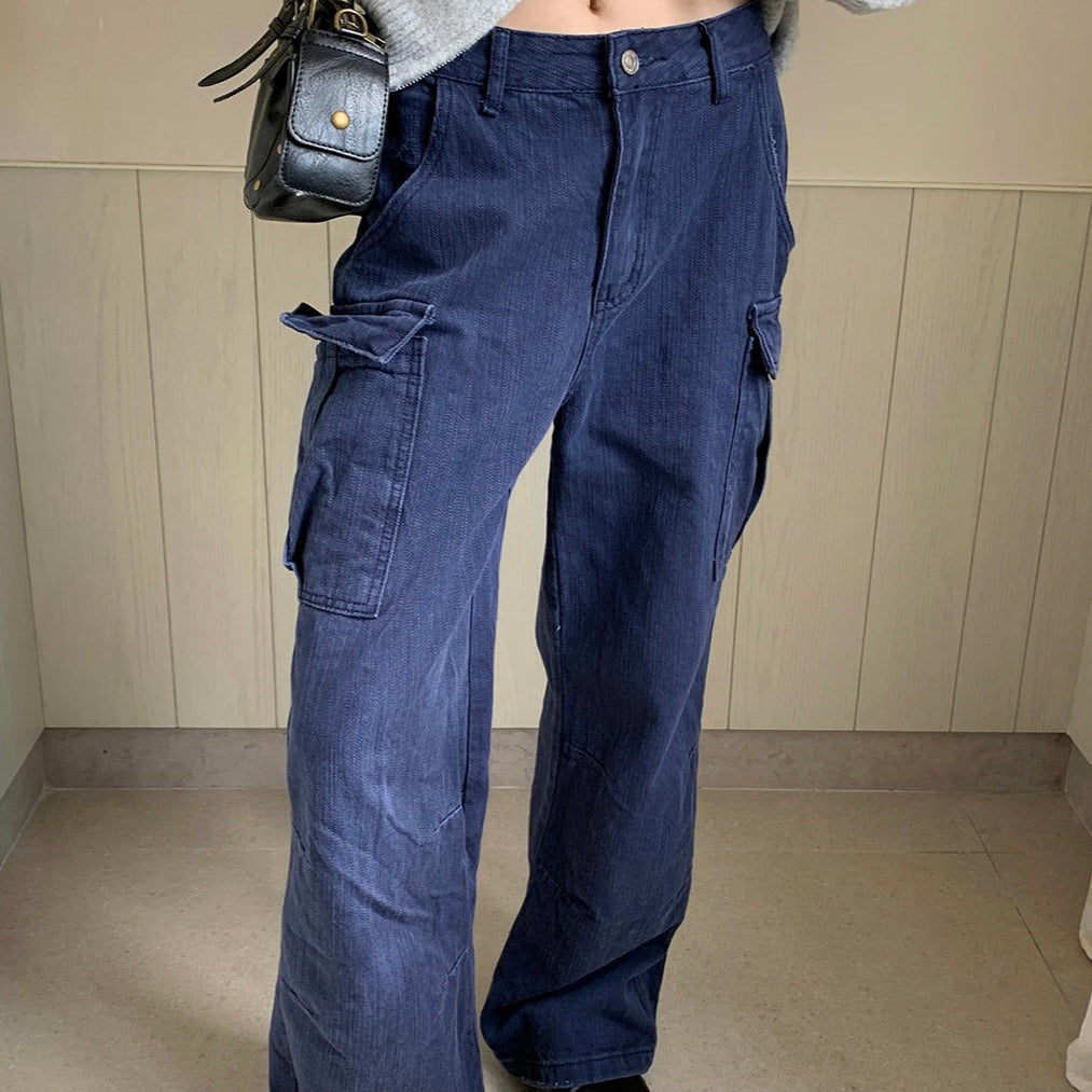 Teksturerede bootcut cargo jeans med afslappet pasform