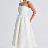 Stropløs trapez-aftenkjole i ensfarvet jacquard