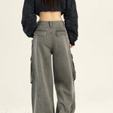 Flatterende cargobukser med vide ben i løstsiddende denim