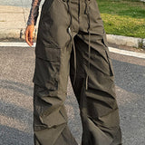 Højtaljede cargobukser i militærgrøn