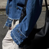 Chic denimjakke med slidte reverser