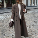 Lang damefrakke – Uld – Afslappet pasform – Dobbeltradet – Strukturerede skuldre