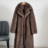 Lang damefrakke i imiteret pels – Oversized pasform – Elegant bred krave