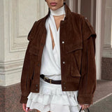 Ruskindsjakke med lommer og brede skuldre