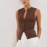 Ribstrikket ærmeløs vest