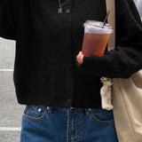 Kort strikket cardigan med knapper