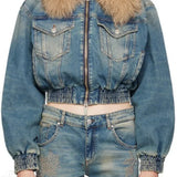 Kort quiltet denimjakke med stilfuld lynlåslukning og pelskrave