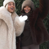 Frakke med pufkrave i imiteret rævepels