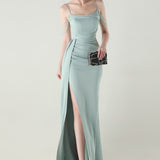 Havfrue-aftenkjole i satin med tynde stropper