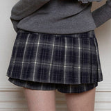 Kort plisseret nederdel med høj talje, slids og for, farveblok