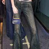 Lavtaljede jeans med svaj og nitter