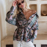 Langærmet bluse med camouflageprint