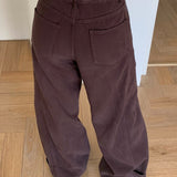 Trendy højtaljede cargojeans med brede, kurvede ben