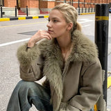 Kort bikerjakke i ruskind og kunstpels