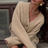 Chic todelt, ensfarvet tweed cardigan og nederdelsæt