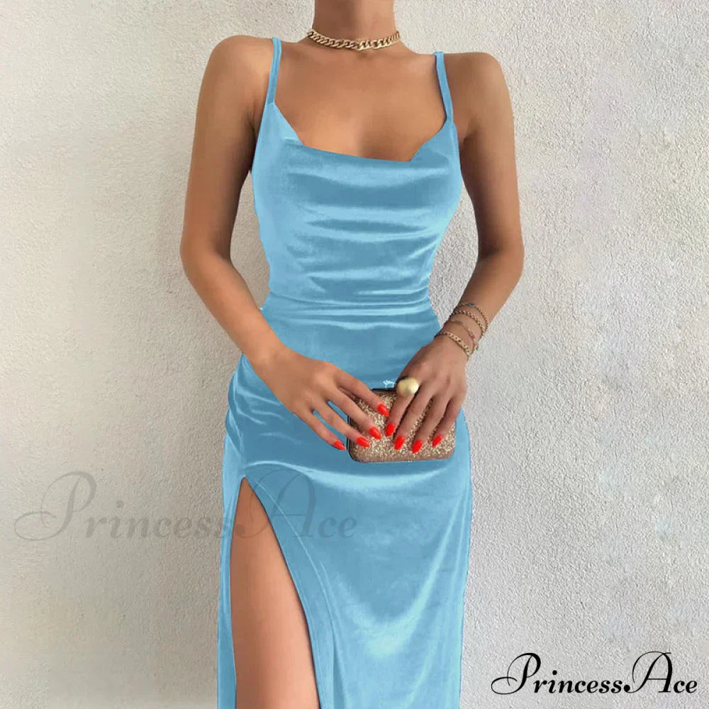 Charmerende Festive Cheer fløjls midikjole med slids