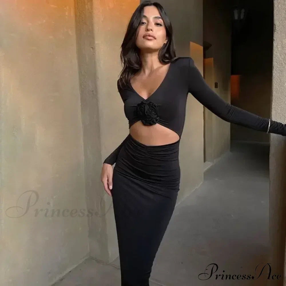 Lang damekjole med blomsterudskæringer, lange ærmer, sexet midi-snit