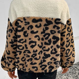 Varm frakke med nedhængt krave i leopardpels