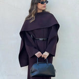 Grå uldfrakke med nedhængt krave