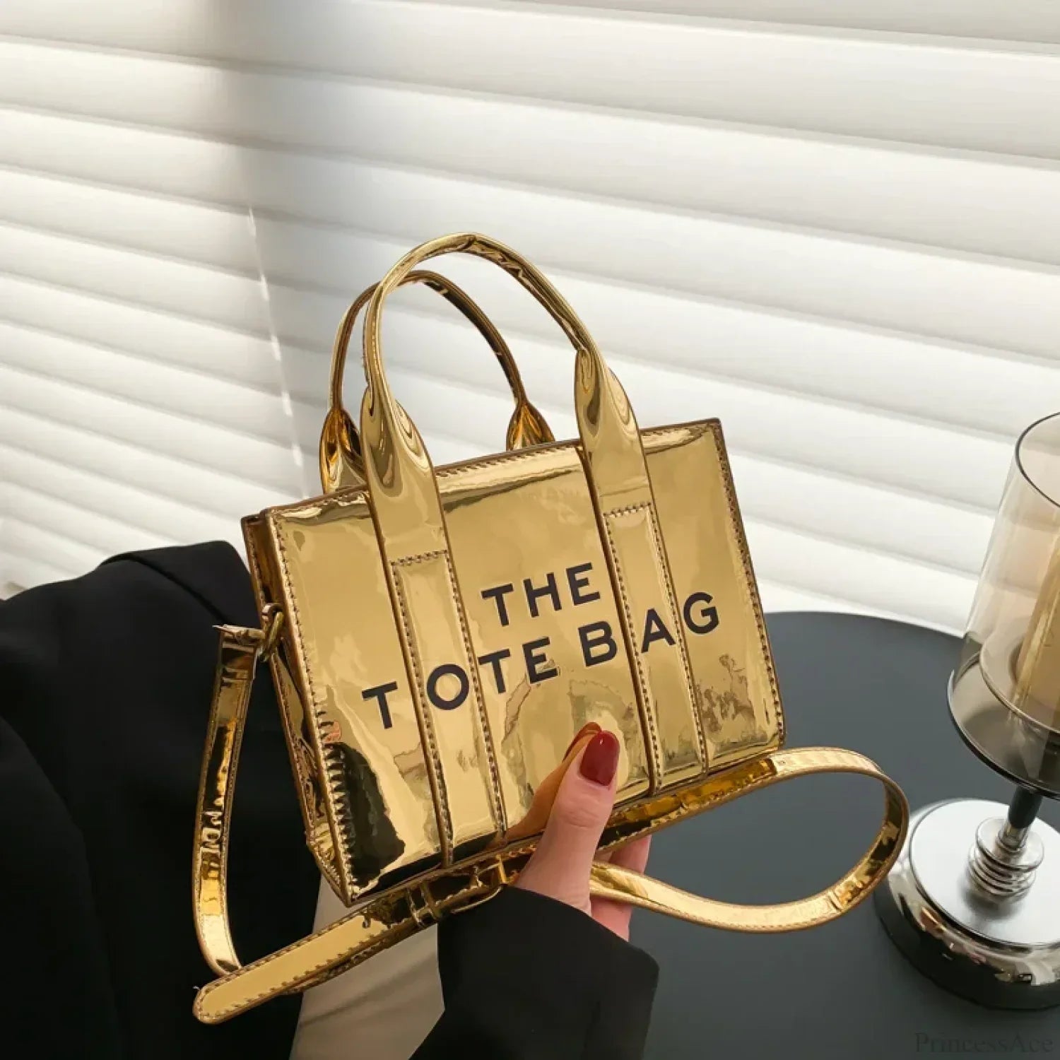 Luksuriøs satchel-håndtaske lavet af læder af høj kvalitet