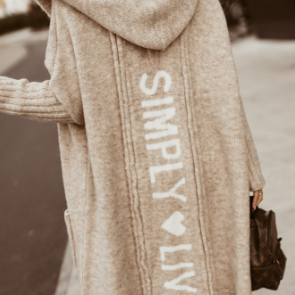 Lang damefrakke – Afslappet pasform – Strikket uld – Hætte – Grafisk ryg