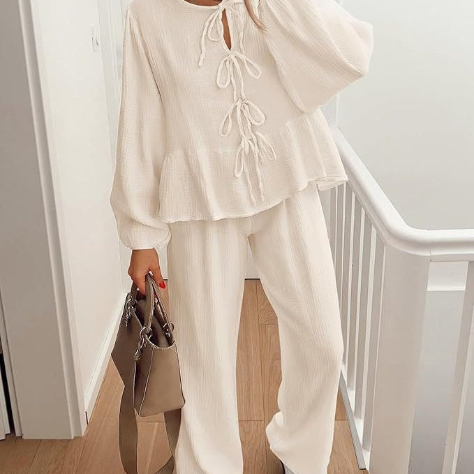 Damesæt – Langærmet top med V-hals og bindedetaljer – Højtaljede bukser med vide ben