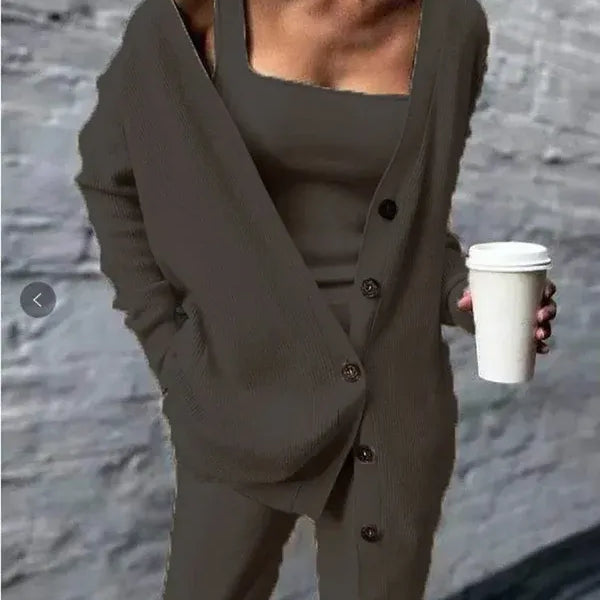 Damecardigan – Ribstrik – Afslappet pasform – V-hals – Lange ærmer – Lommer