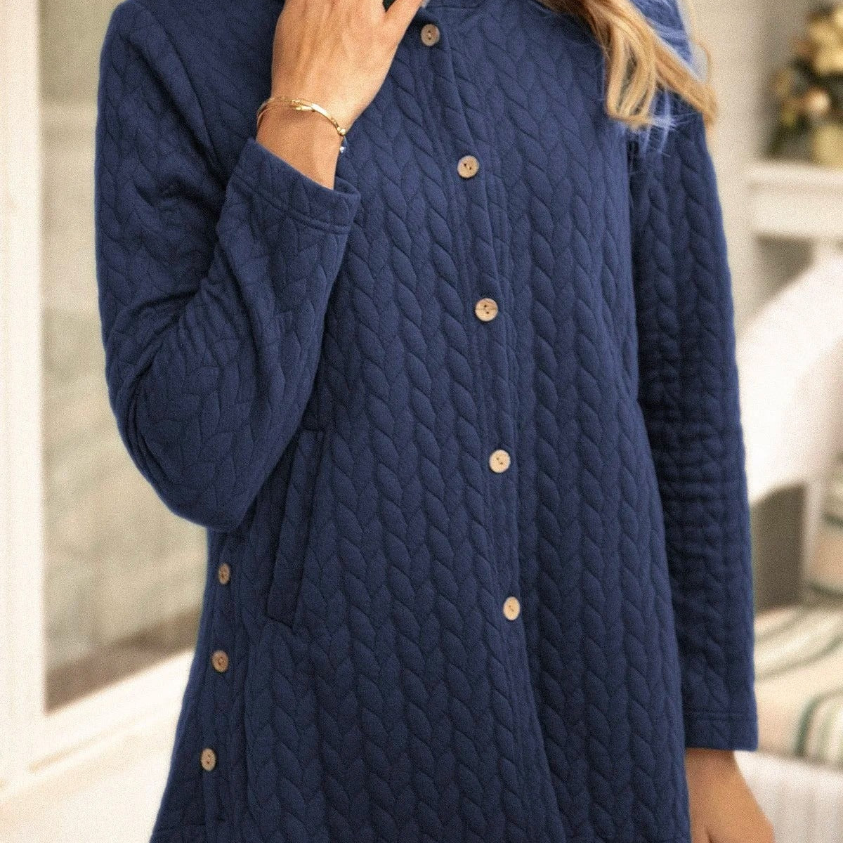 Damesweatshirt med quiltet pasform – Afslappet pasform – Hætte – Mellemlang, casual sweatshirt med knapper